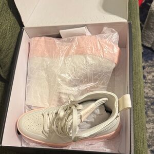 Nike Women's Heeled Boots - White and Pink